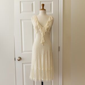 Size 10 Lacey Silk exterior Elegant Cream Ruffle Dress